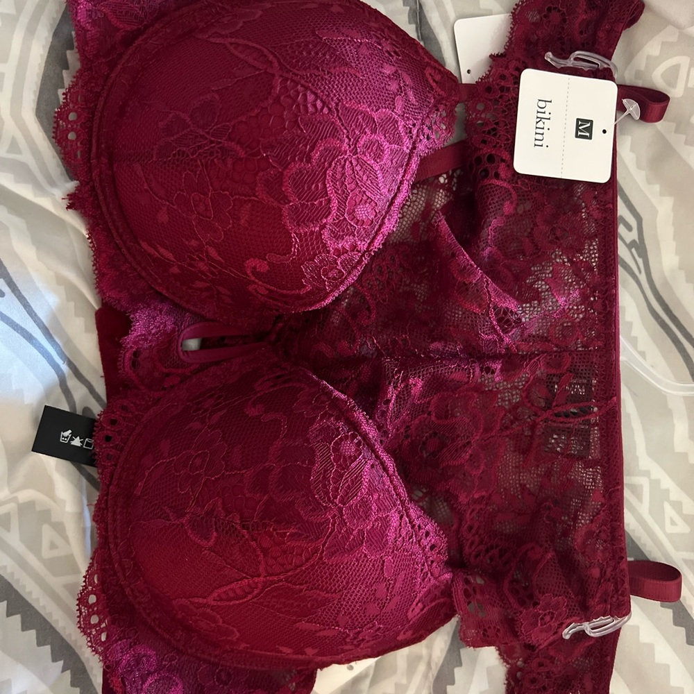 Extreme push-up bra with bikini
